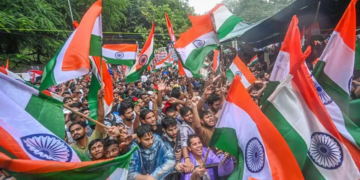 দিল্লিতে ‘ককরোচ’ আন্দোলন, চাপে মোদি সরকার?