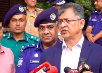 বেনজীরকে ফেরাতে দুবাইয়ে ল’ ফার্ম নিয়োগ করেছে সরকার: স্বরাষ্ট্রমন্ত্রী
