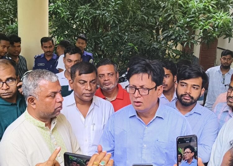 বাউফলে লোডশেডিং ও অতিরিক্ত বিলের প্রতিবাদে বিক্ষোভ